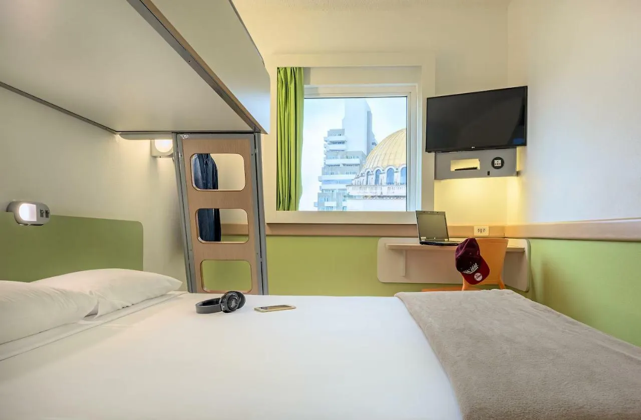 ** Hotel Ibis Budget Sao Paulo Paraiso Brazil
