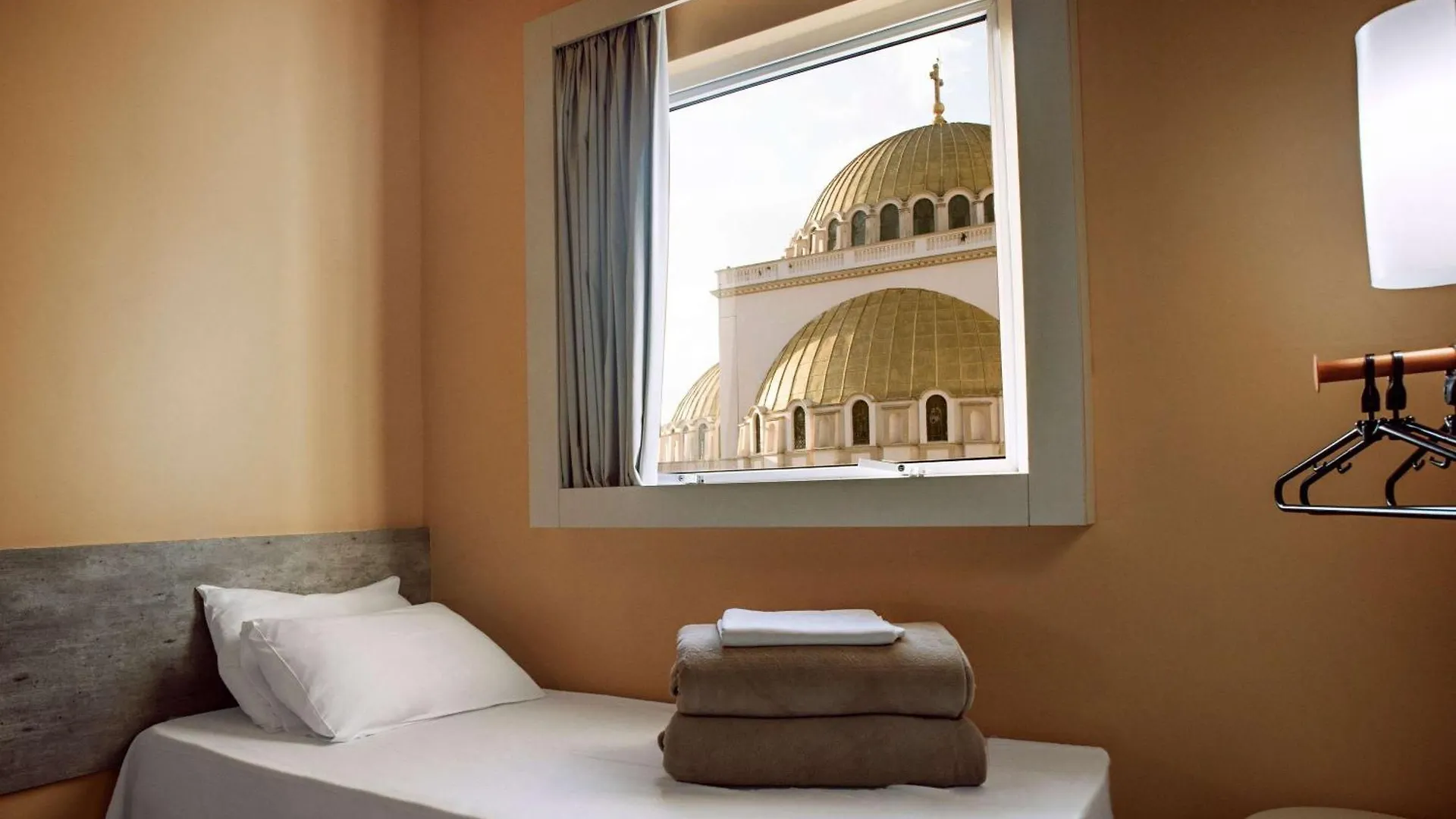 Ibis Budget Sao Paulo Paraiso 2*,  Brazil