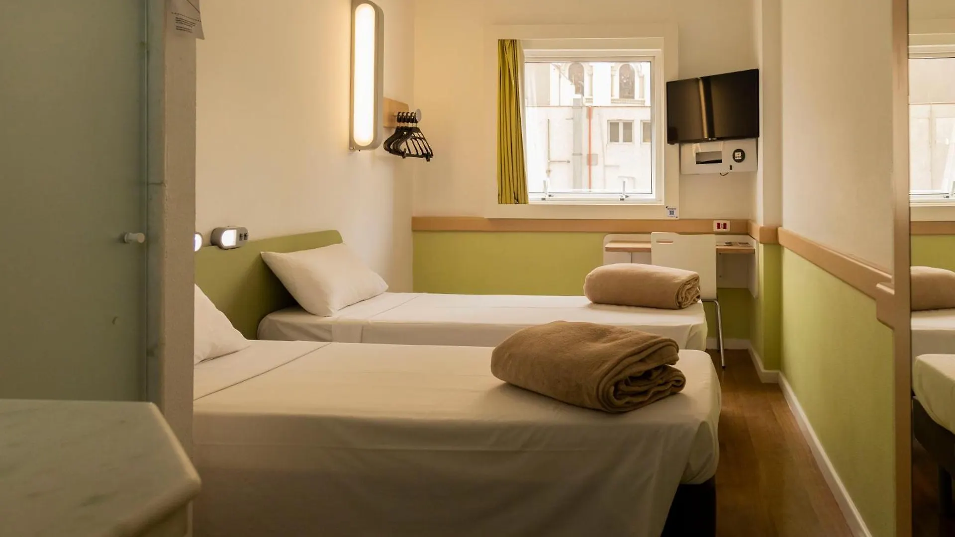 Ibis Budget Sao Paulo Paraiso 2*,
